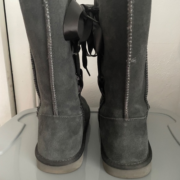 Boots - Picture 2 of 4